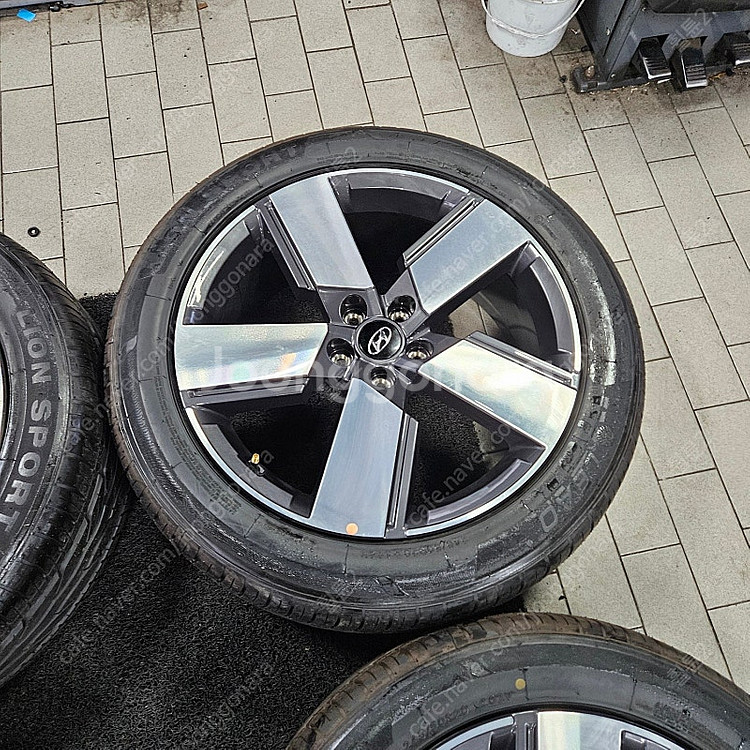 싼타페MX5 20인치 중식도 휠타이어 판매--1
