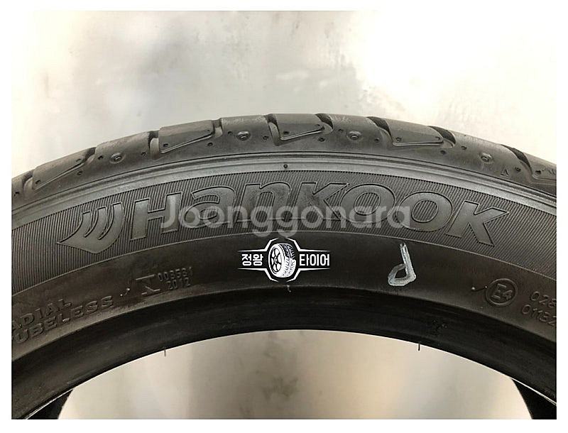 중고타이어 한국타이어 벤투스 S1 에보2 225/50R...--2