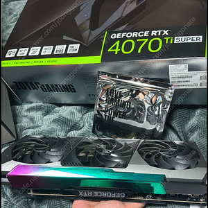 조텍 4070ti super amp holo 그래픽카드