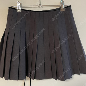 타낫 타이버튼 스커트 Tie button pleated mini skirt