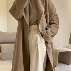 엘보른 Rounded-edge Robe Coat