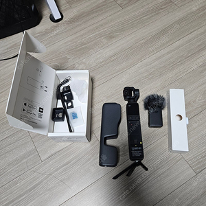 DJI 오즈모 포켓2 크리에이터 콤보 + 익스텐션 킷 팝니다.