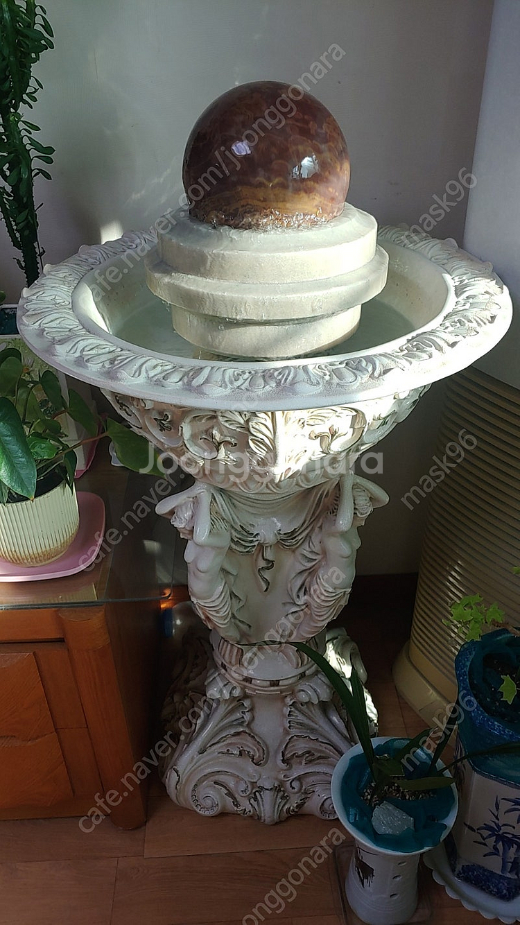 여인분수대 팝니다--0