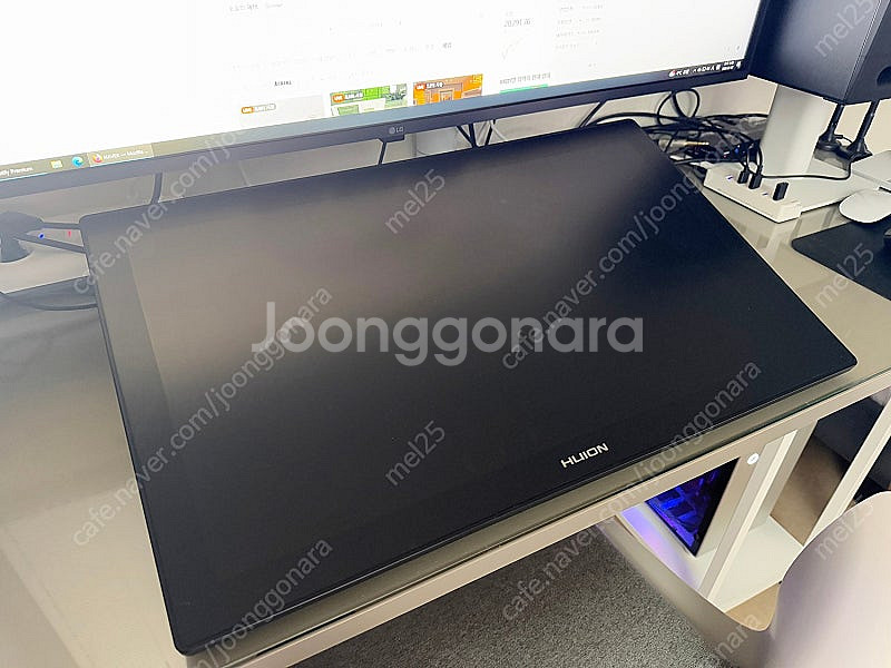 휴이온 캄바스 프로 24인치 4k 액정타블렛 팝니다.(...--0