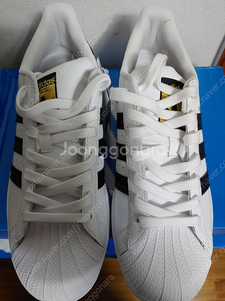 아디다스 슈퍼스타 270mm(신상품, 화이트에 검정색 삼선, 가장 기본색상모델)--0