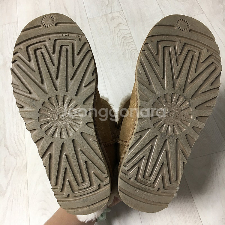 UGG 어그 글리터 부츠 220--3