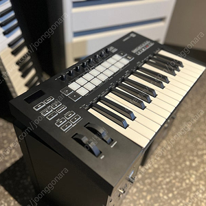 Novation Launchkey 25 노베이션 런치키 25건반 마스터키보드