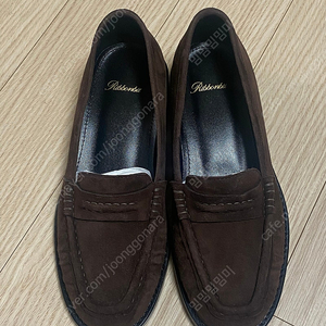 리본빛 Ribbonbit 스웨이드 로퍼 브라운 Plin Suede Loafers - Brown