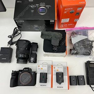 소니 A7S3 카메라, 소니 24-105 F4 렌즈, 소니 ECM-B1M 마이크 등 판매합니다.