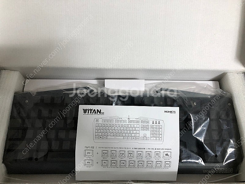 제닉스 STORMX TITAN SE 게이밍 키보드 팝니...--0