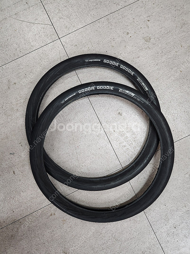 브롬톤 전용 구디구디 타이어 349 + 경량튜브 판매합니다.--1