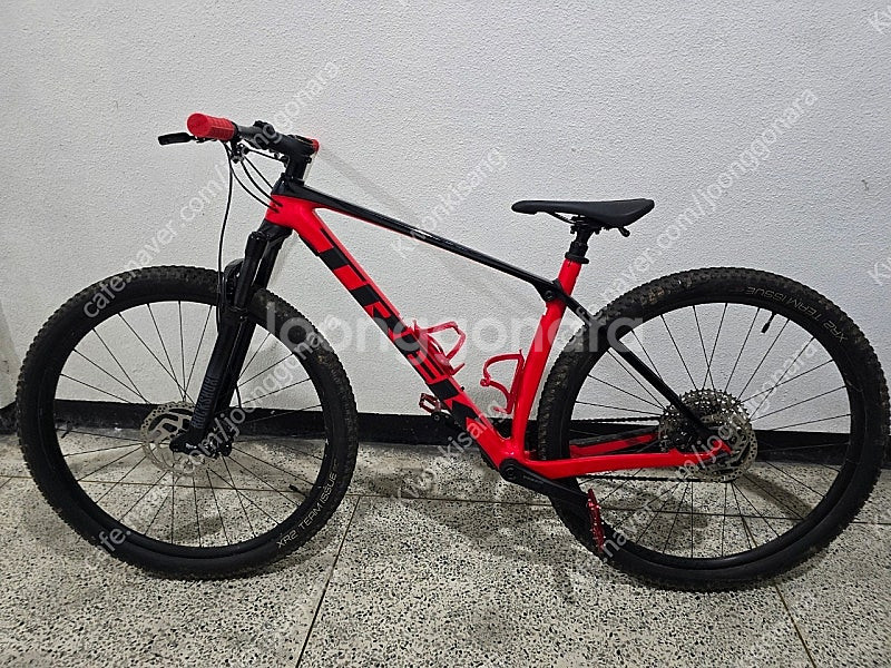 트렉 mtb 카본프레임 프로칼리버 9.5팝니다.--1