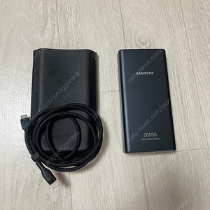 삼성 보조배터리 EB-P5300 + 벨킨 c to 8 케이블