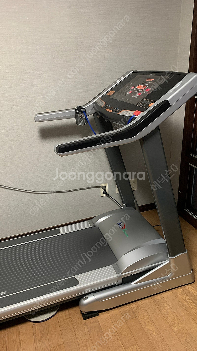 러닝머신 급처합니다.--0