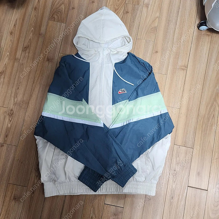 나이키 헤티리지 윈드러너 바람막이 판매합니다.--0