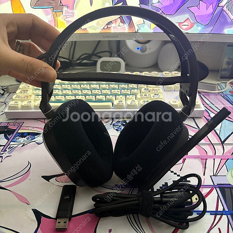 커세어 HS80 MAX RGB 무선 게이밍 헤드셋 팝니...--0