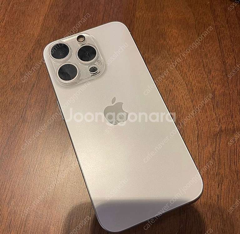 아이폰 15pro 화이트 티타늄--0