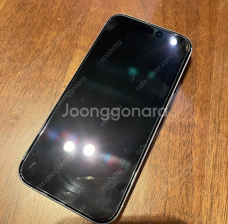 아이폰 15pro 화이트 티타늄--1