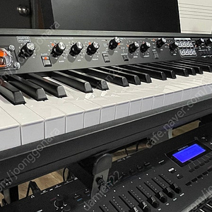 Korg SV2 73 팝니다