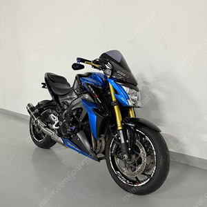 18년식 스즈키 GSX-S1000 신차컨디션 판매합니다.