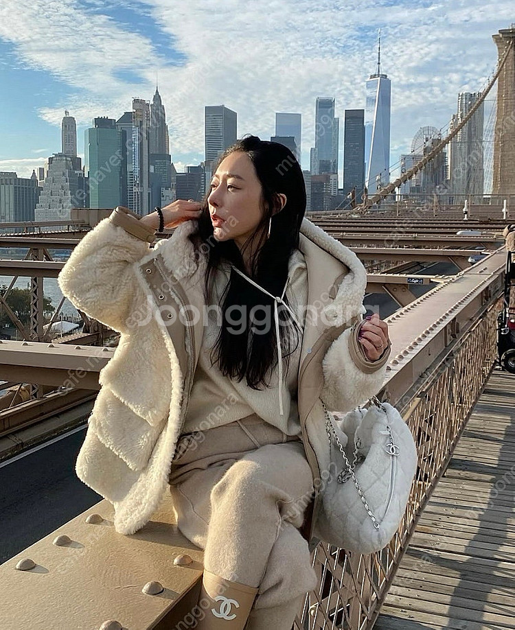 라온 뮤제라 레더패치투웨이 무스탕 (카멜)--0