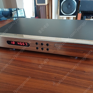 오라 비비드 CD PLAYER