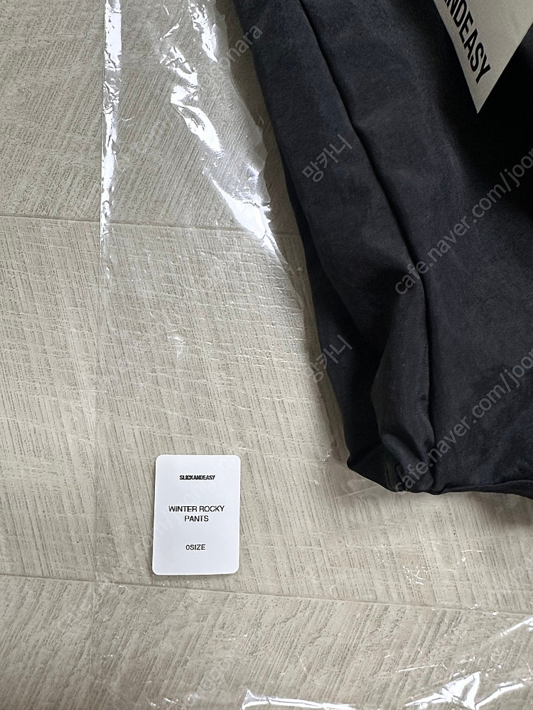 슬릭앤이지 로키팬츠 윈투 0사이즈 블랙 새상품 판매합니다--1