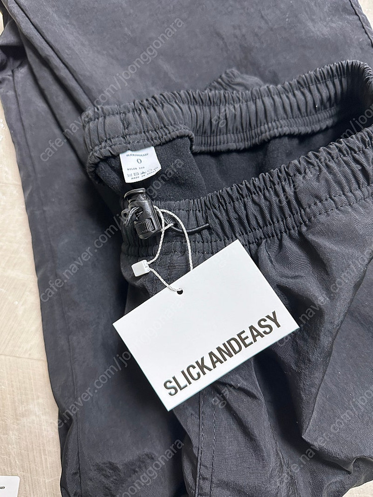슬릭앤이지 로키팬츠 윈투 0사이즈 블랙 새상품 판매합니다--2
