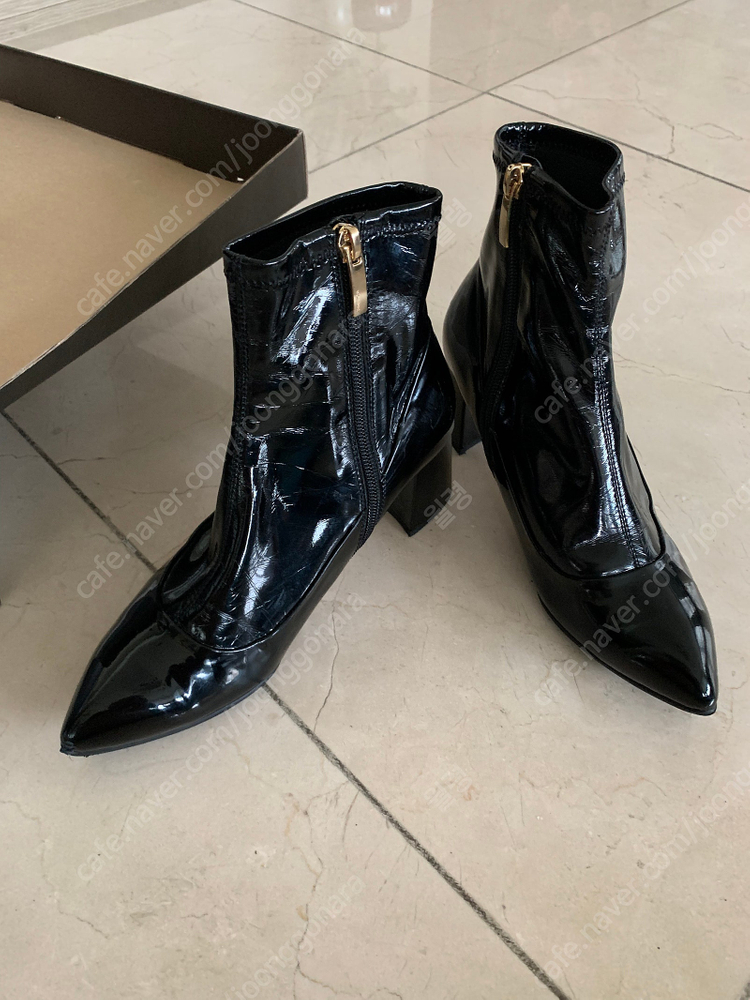 [ 슈콤마보니 ] 페이턴트 앵클부츠 이미지