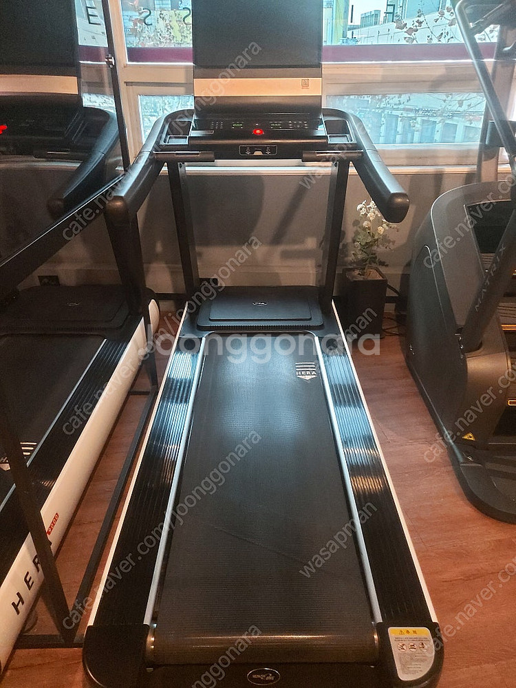 -헤라 9000 런닝머신 -급매- 1대 판매합니다.--1