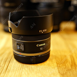 캐논 RF 16mm 광각 렌즈 RF16mm F2.8 STM 판매합니다.