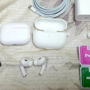 상태양호한 정품 애플 에어팟 프로2세대 21만에 저렴하게 팝니다/Apple AirPods Pro 2세대 무선이어폰,블루투스 이어폰/프로2세대