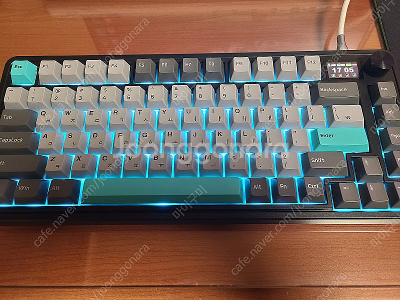CMK75 차콜색 카일 저소음크림축 키보드 팝니다(택포...--0