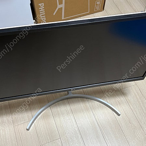 LG 27인치 모니터 27UL550