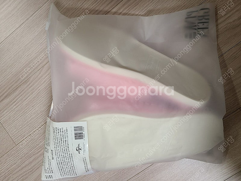 아모레몰x위키드 콜라보 굿즈. 퍼 슬리퍼. 보석함.--1