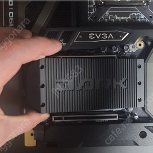 EVGA Z790 다크킹핀 메인보드 판매합니다. (60만원, 택배거래 가능)