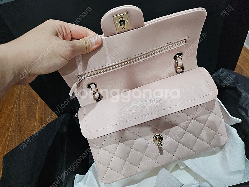 샤넬 클래식 스몰 : 라이트핑크 색상--5