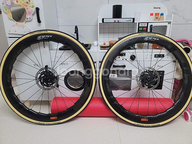 zipp 454 nsw hooked 판매 합니다.--0