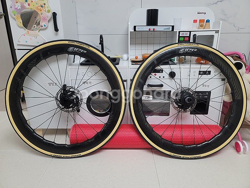 zipp 454 nsw hooked 판매 합니다.--1