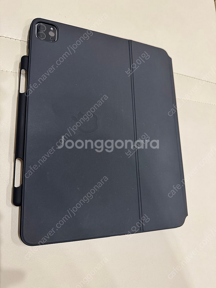 아이패드프로 12.9 m1 256기가 + 매직키보드 + 파우치--2