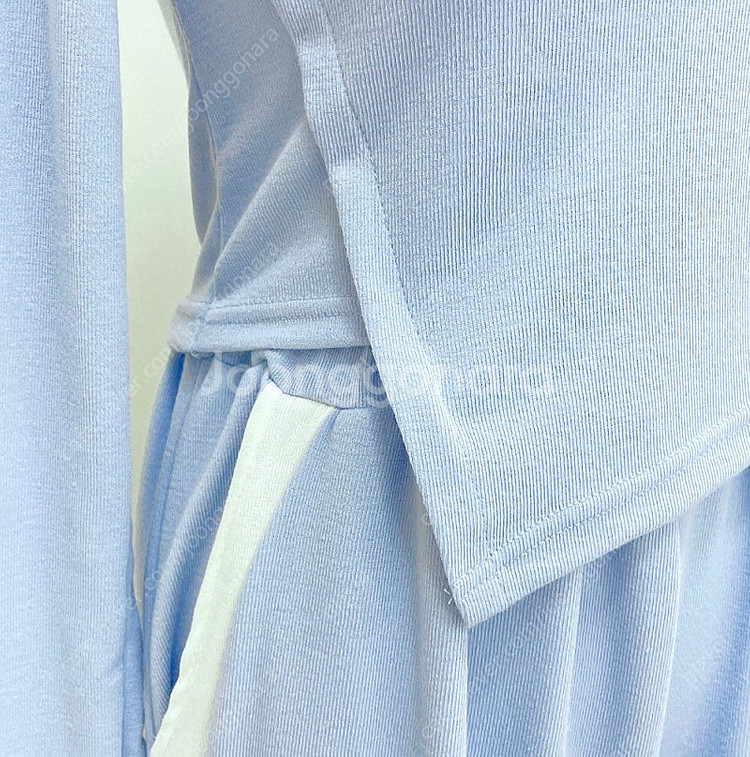 (새상품) 에이블리 크롭 언발 긴팔티+밴딩 하이웨스트 와이드 팬츠 셋업 / 블랙--9