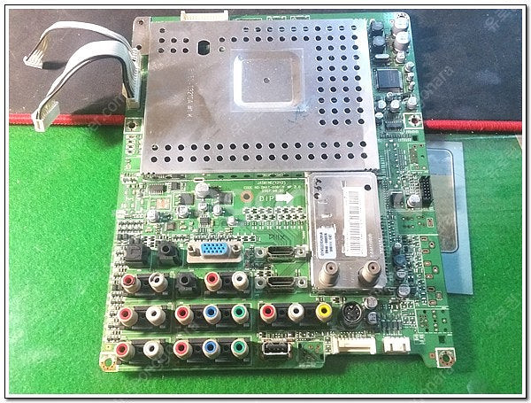LCD, LED TV 부품 (메인보드와 티콘보드) 각각...--0