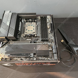 amd 9600x + b650m aorus elite ax 팝니다