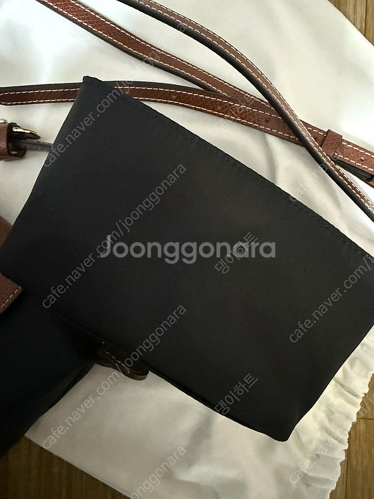 롱샴 르 플리아쥬 오리지널 핸들 파우치--2