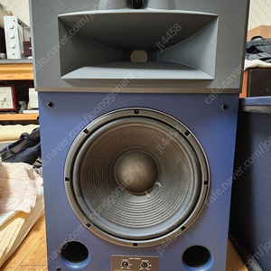 JBL 4428