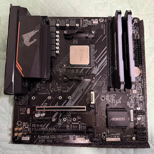 AMD 5700X + B550M AOROS ELITE + 커세어 벤전스 RGB 프로 16GB DDR4 3600MHz x2(32GB) 판매합니다.(쿨러증정)