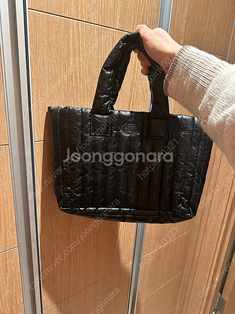 시엔느 레더 패딩백 _ 블랙--1