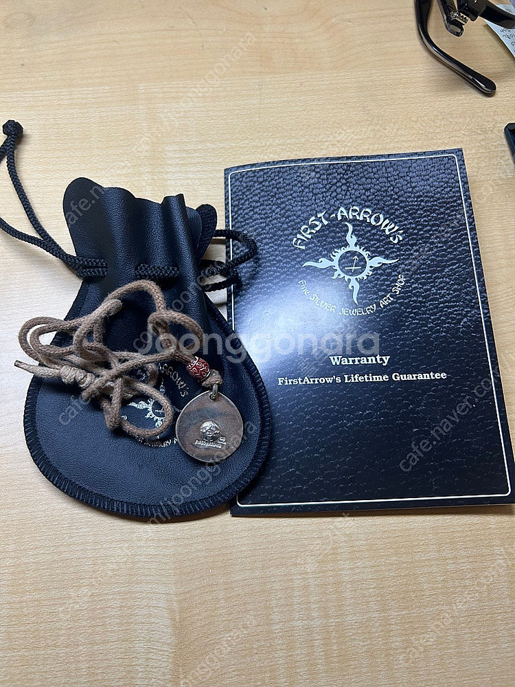 퍼스트애로우즈 18k 당초무늬 펜던트--1