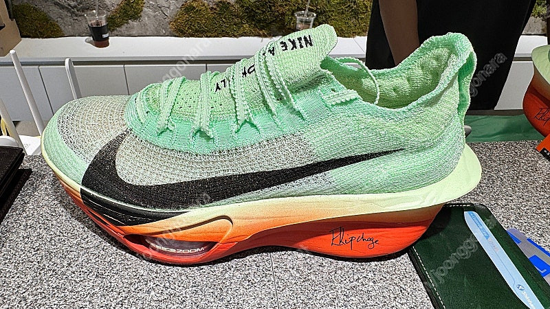 나이키 알파플라이3 킵초게 270 팝니다--0