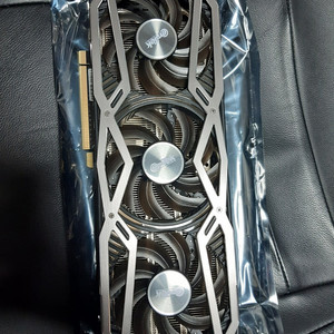 이엠텍 rtx3070 블랙에디션 팝니다. a급